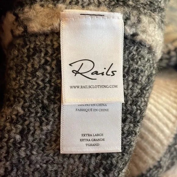 NWT Rails Reese Cardigan in Oatmeal Black Plaid - Picture 10 of 14